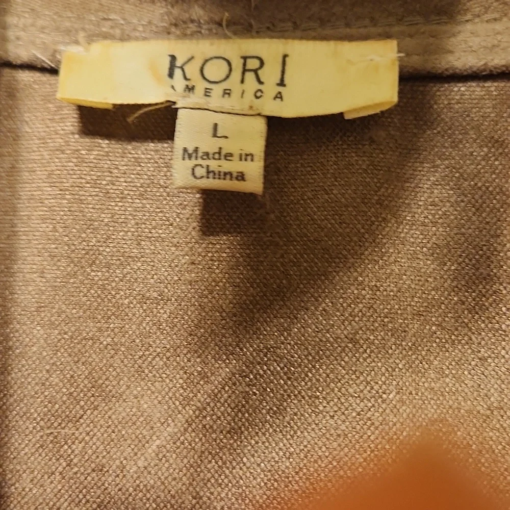 Vest - Picture 4 of 5